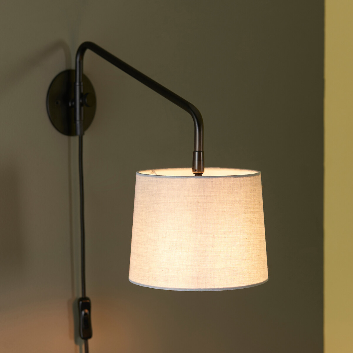 Connor Plug In Wall Light in Matte Black black, ÉDITÉ