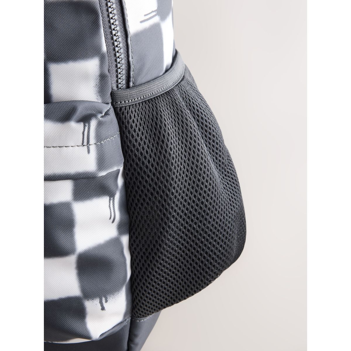 Sac à dos motifs damier monochrome, NEXT