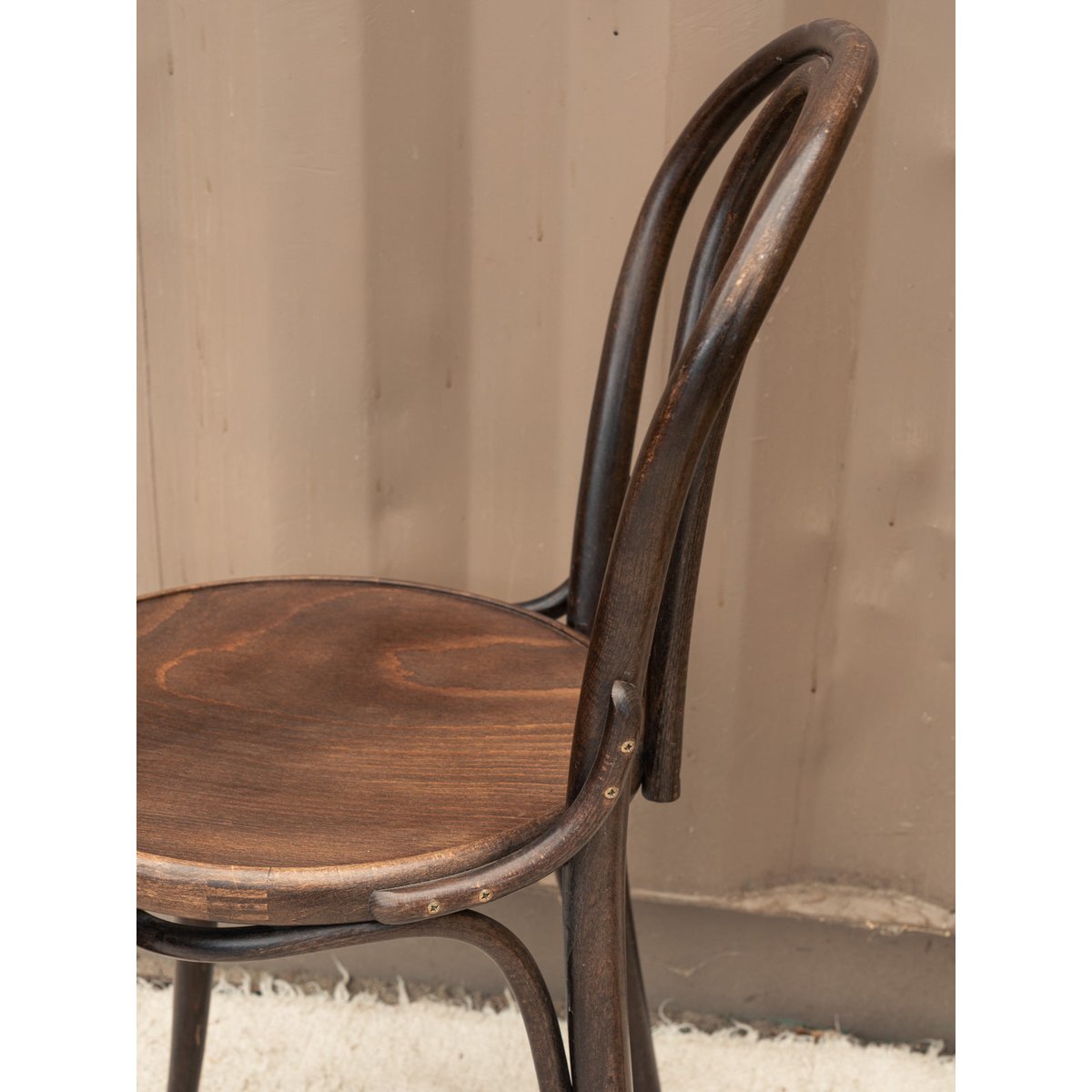 Lot de 3 chaises en bois Claude N°1656 - Bon état bois foncé, DEBONGOUT