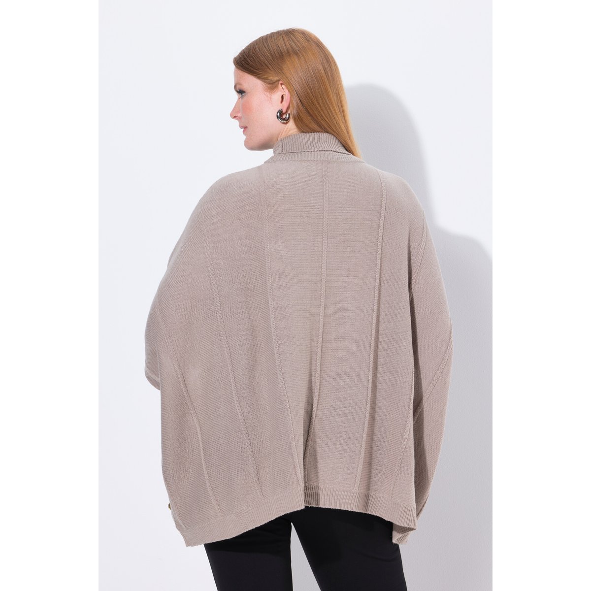 Poncho oversize en maille côtelée, col roulé marron pâle, ULLA POPKEN