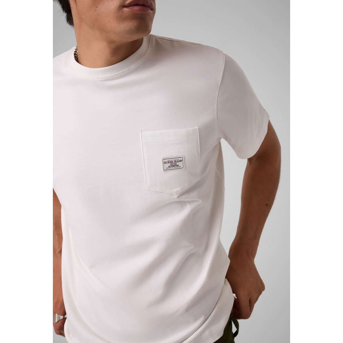 Poche De T-Shirt Standard blanc, GUESS JEANS