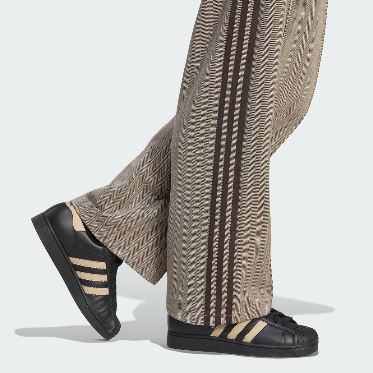 Pantalon De Survêtement Tweed Og Pantalon De Survêtement Tweed Og light brown, adidas Originals