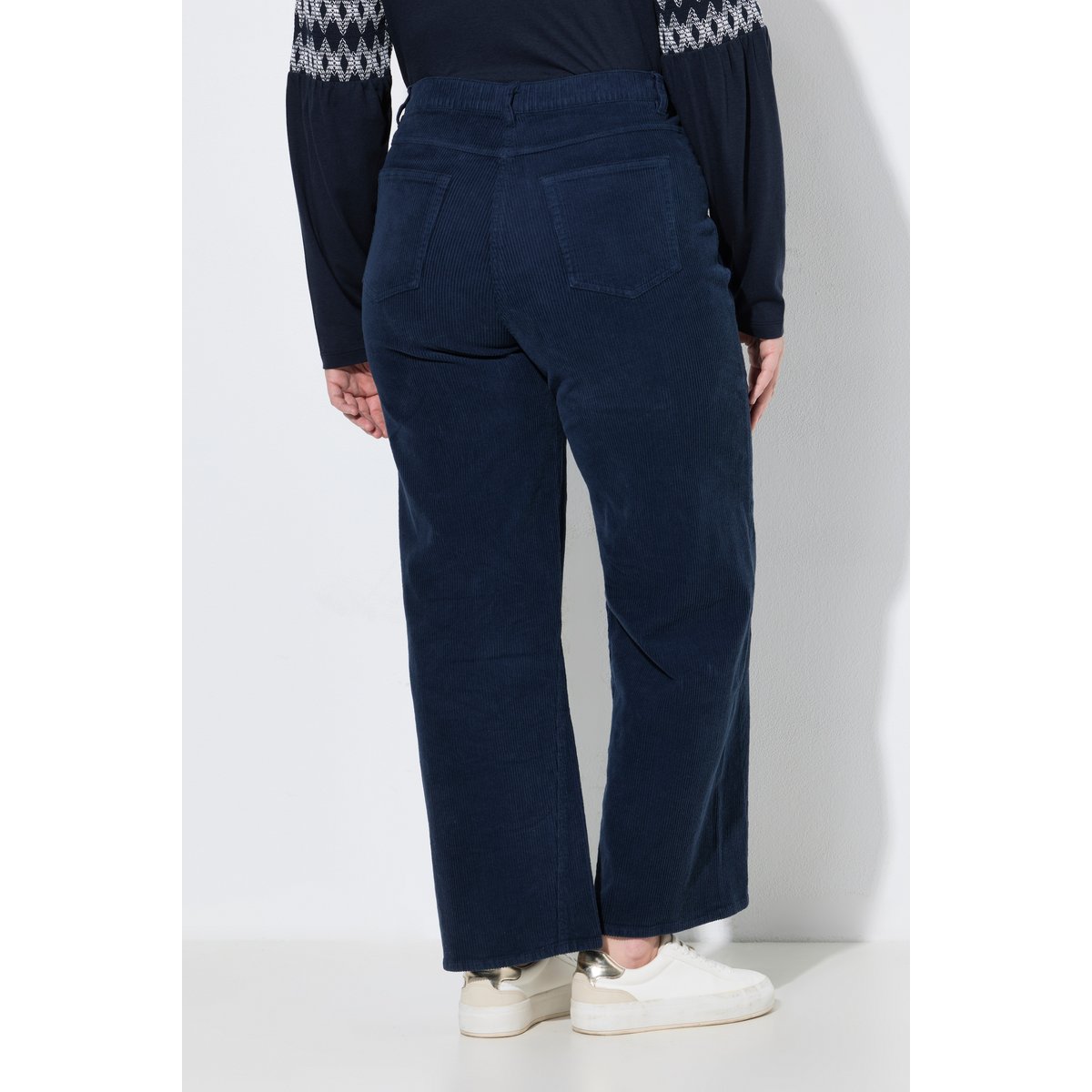 Pantalon Mary en velours côtelé, jambe large marine, ULLA POPKEN