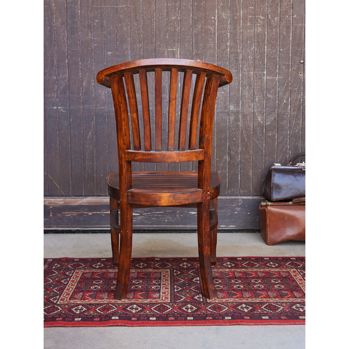 Paire de chaises en acajou Claude N°1349 - Bon état bois foncé, DEBONGOUT