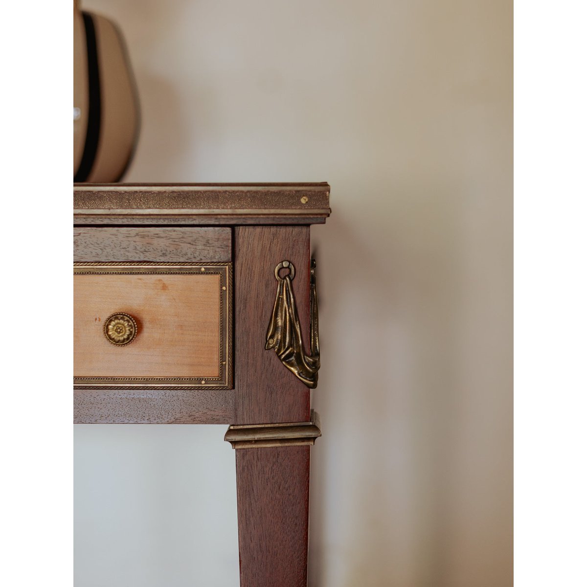 Bureau en bois style directoire au plateau amovible Edouard N°1028 - Bon état bois clair, DEBONGOUT