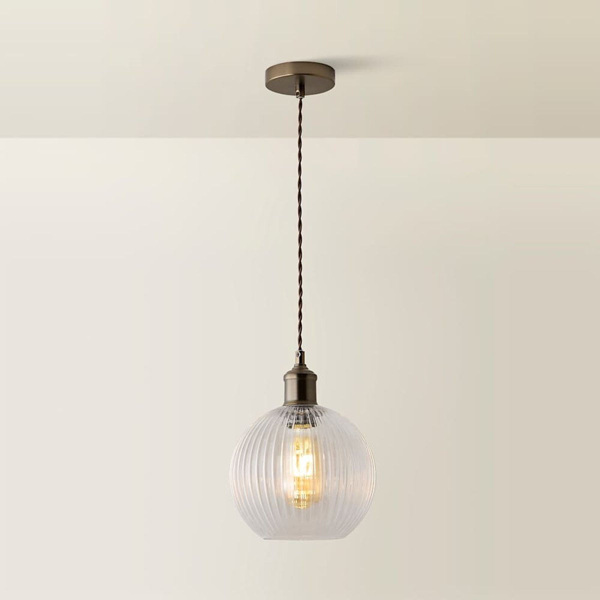 Maddy Pendant Light with Filament Bulb brushed brass, ÉDITÉ