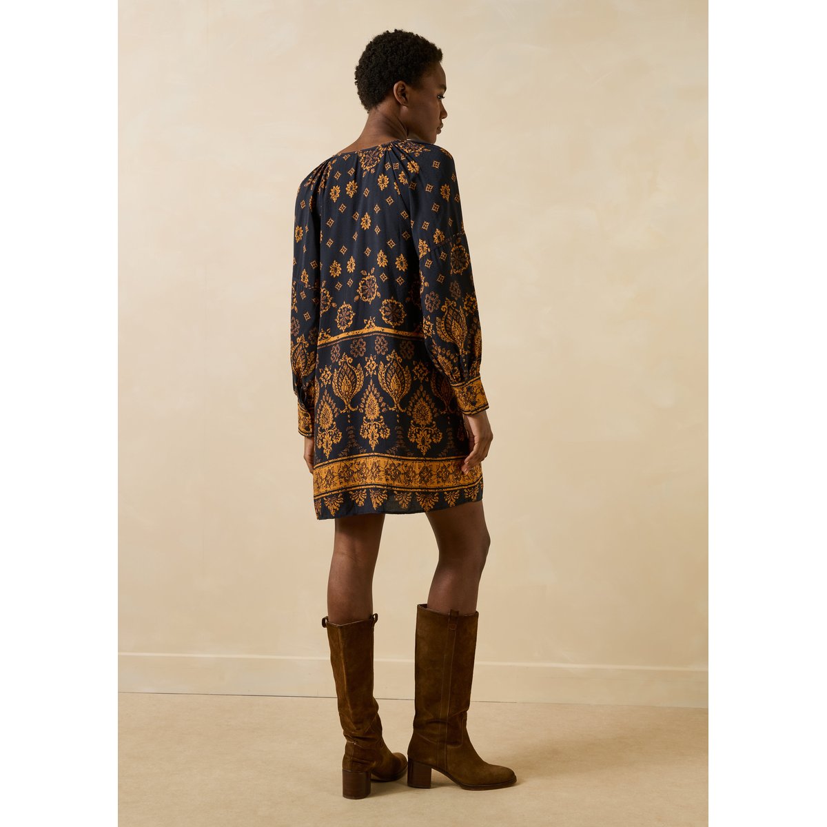 Robe manches longues à imprimé bleu encre, LA FEE MARABOUTEE