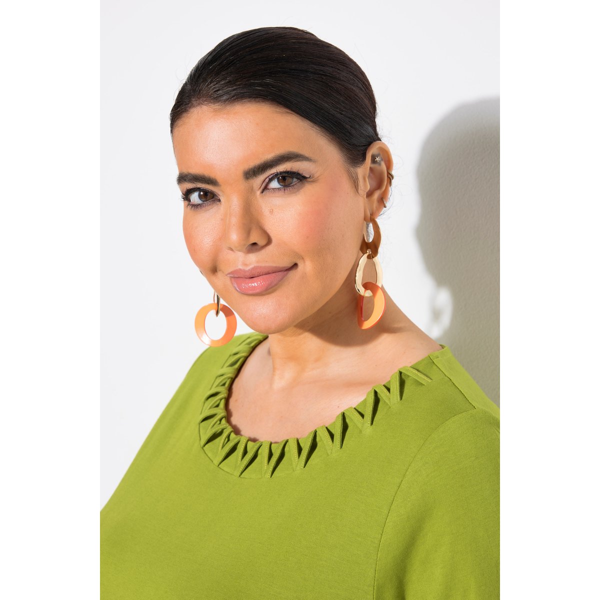 T-shirt à manches courtes. Décolleté rond vert gazon, ULLA POPKEN