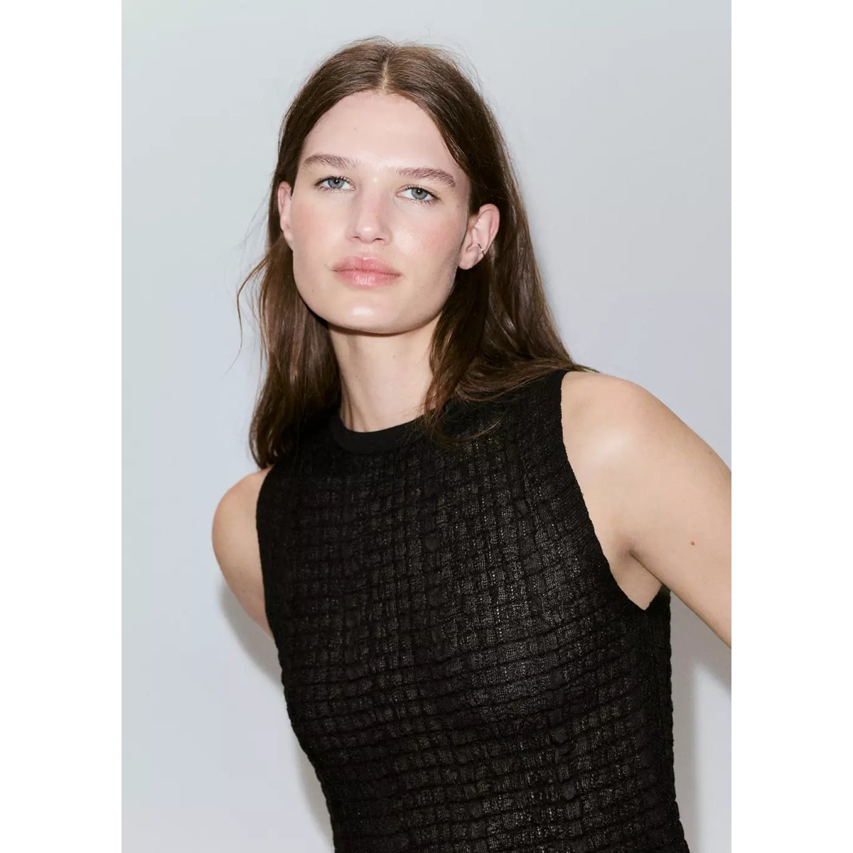 Top froncé semi-transparent noir, MANGO