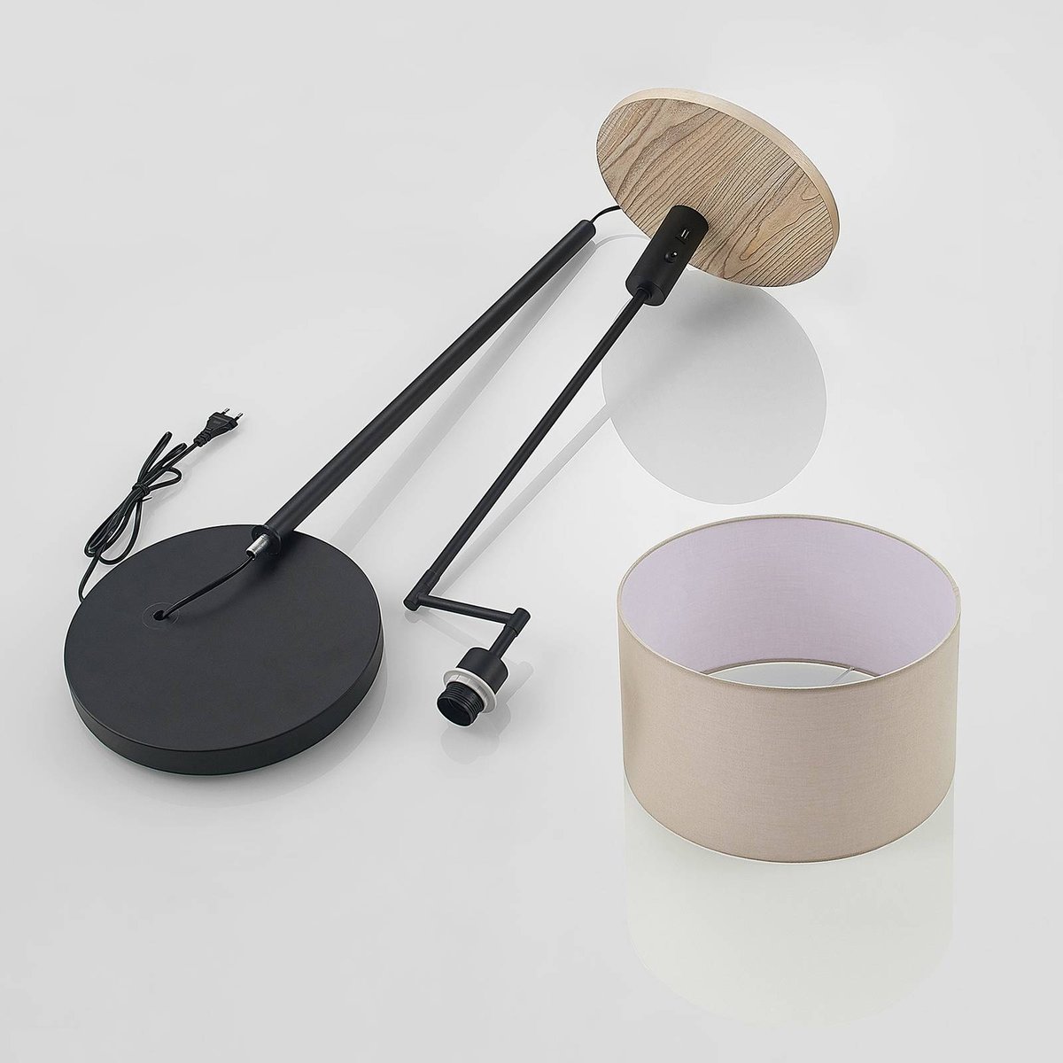 Lampadaire en métal moderne, Zinia noir mat, beige, bois clair, LINDBY