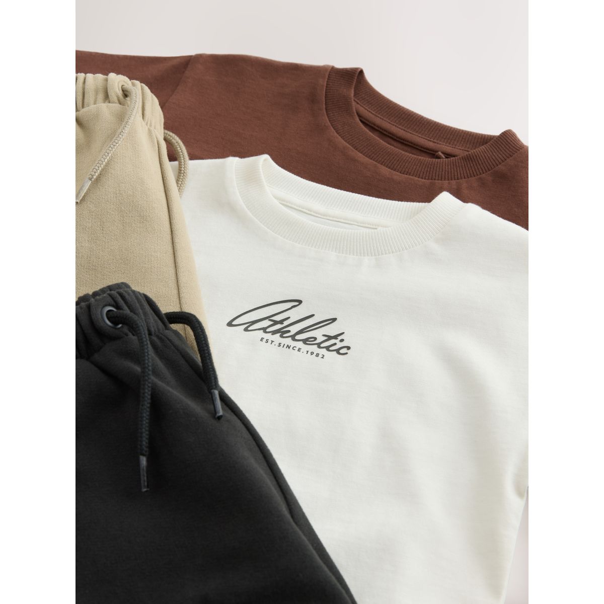 T-shirt et pantalon de jogging, 4 pièces marron/crème, NEXT