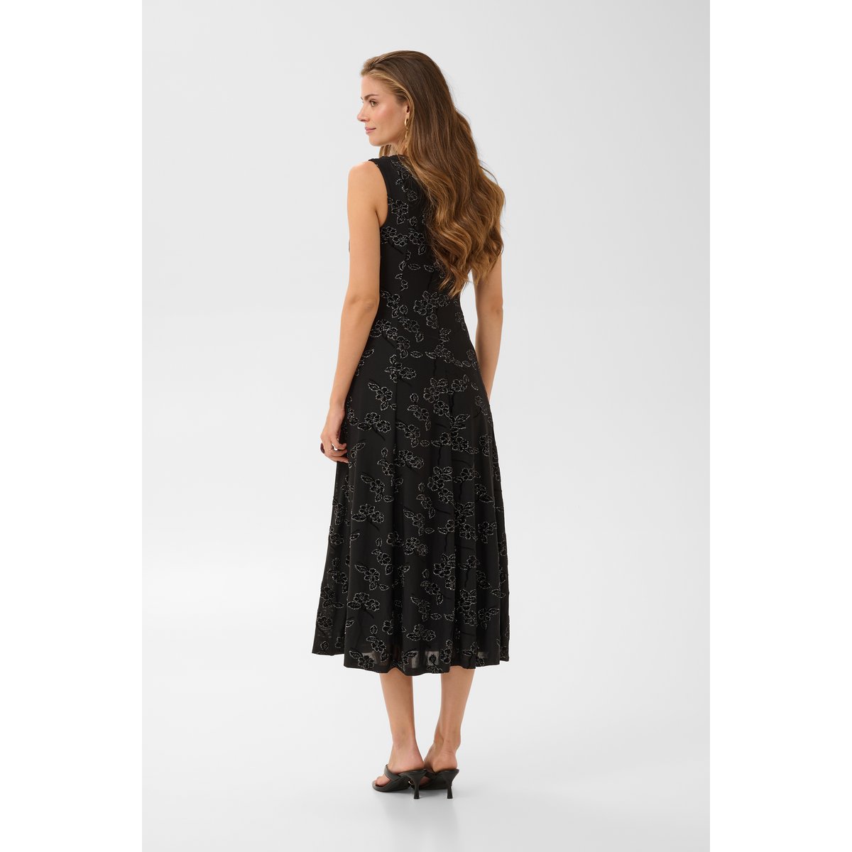 Robe noir pitch black, CREAM