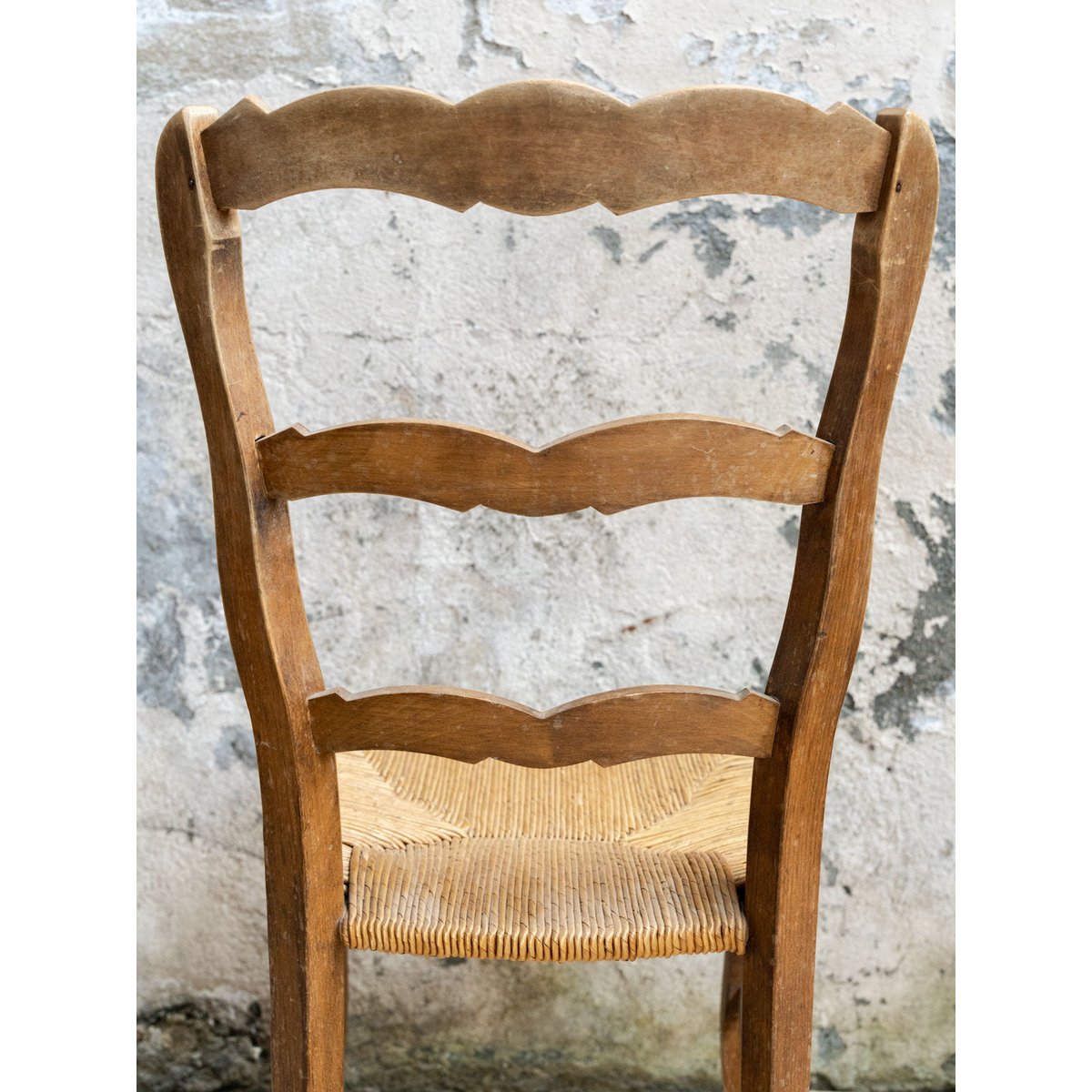 Paire de chaises en bois et paille Claude N°1668 - Bon état bois clair, DEBONGOUT