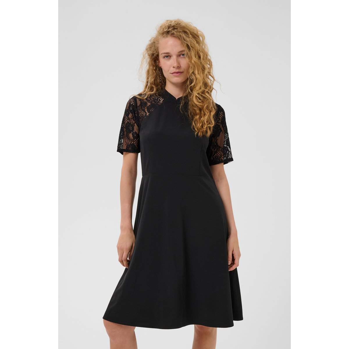 Robe noir, CULTURE
