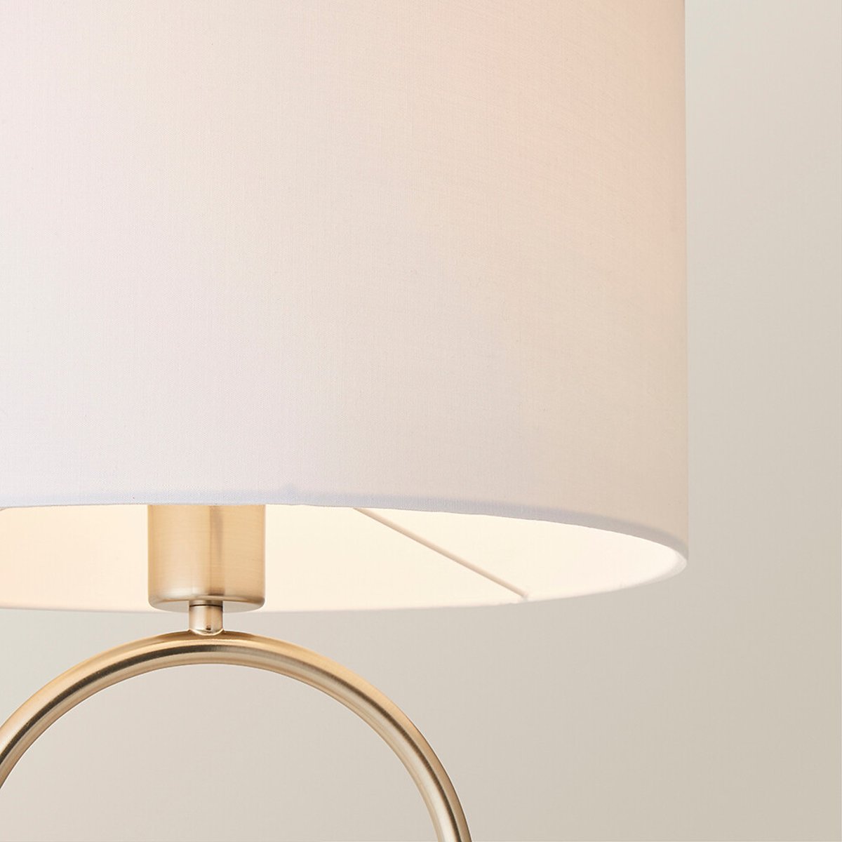 Aubrey Brushed Chrome Oval Table Lamp with Drum Shade white, SO'HOME