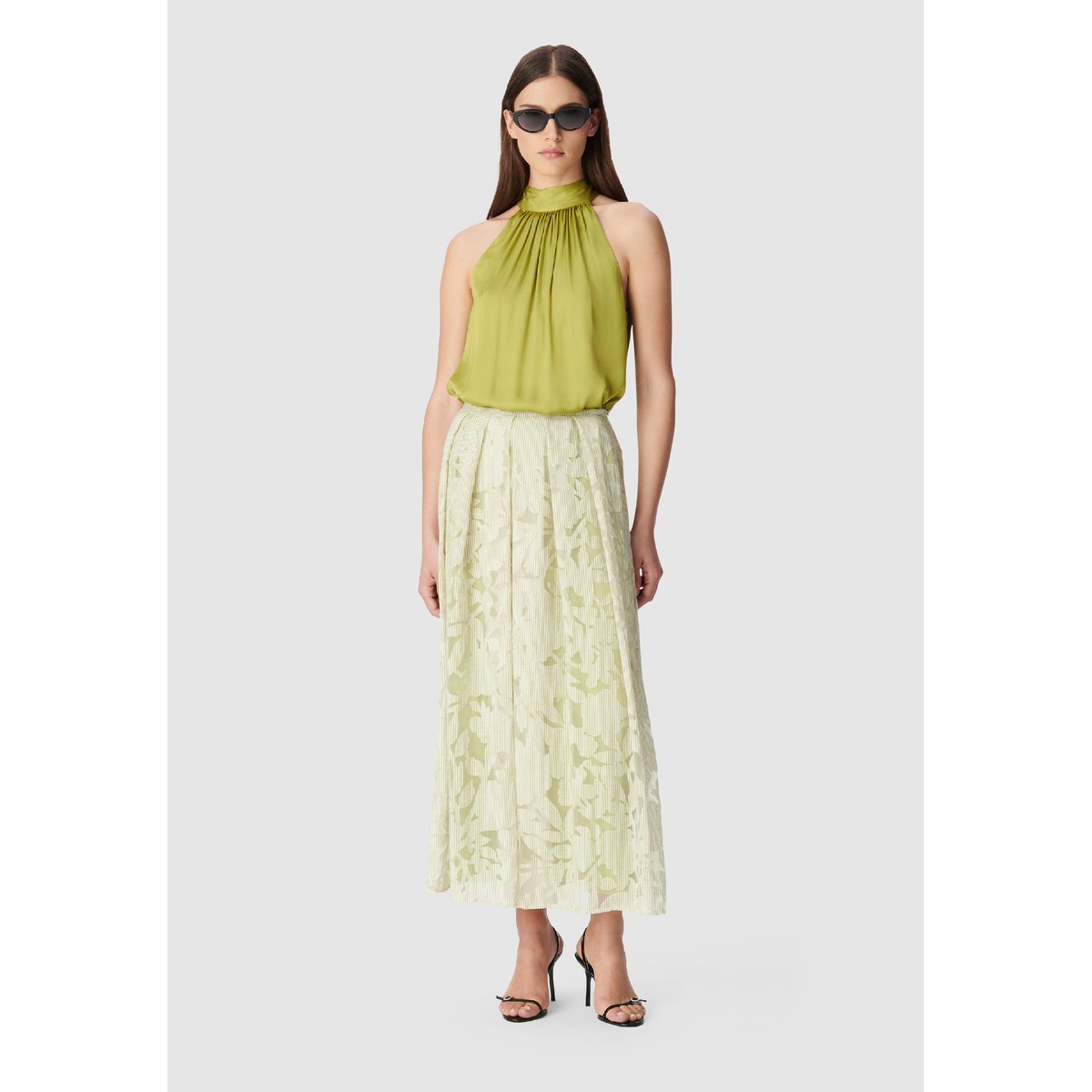Top sans manches col montant en satin olive d'été, IKKS