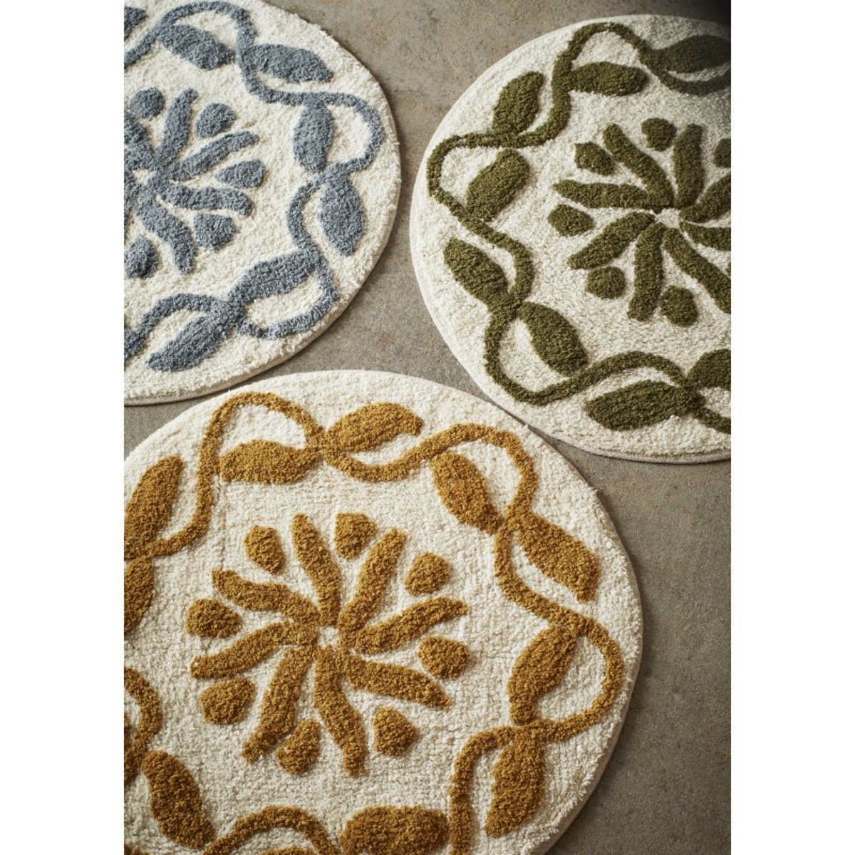Tapis de bain rond coton tufté bleu, MADAM STOLTZ
