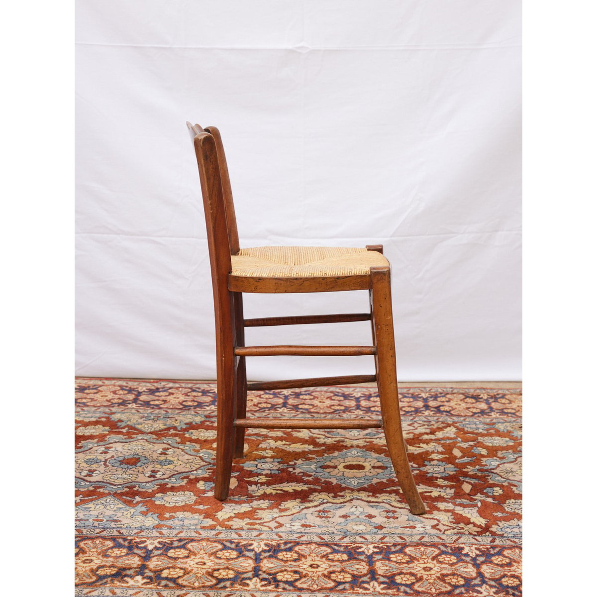 Paire de chaises en bois vintage Claude N°1439 - Bon état bois clair, DEBONGOUT