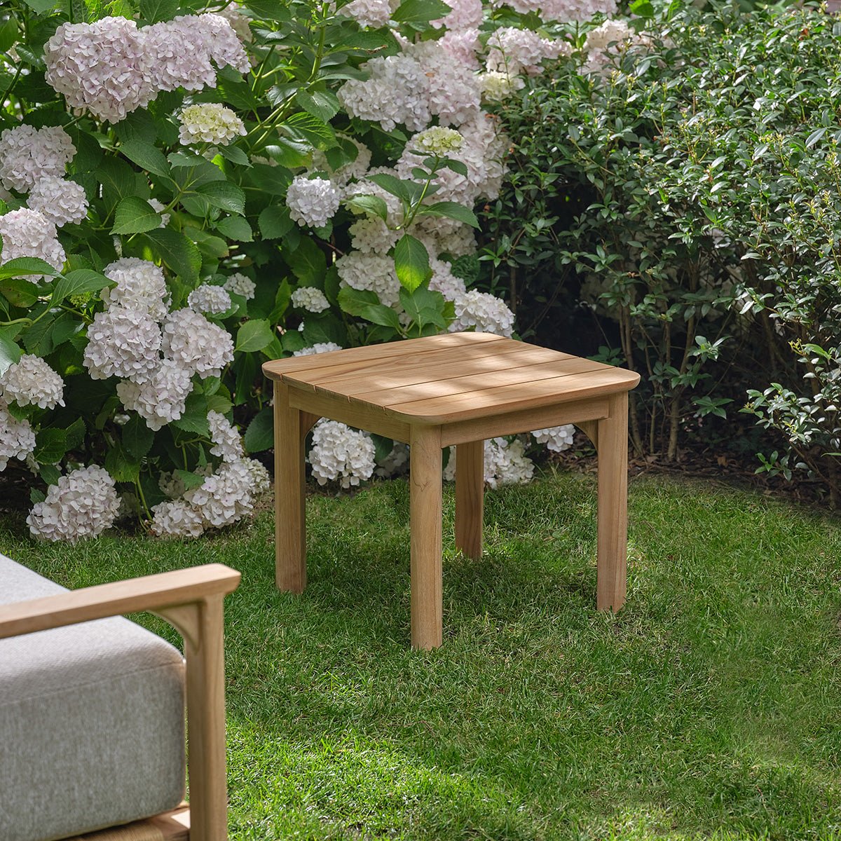 Table d'appoint de jardin en teck PIANA naturel, BERAH GETAH