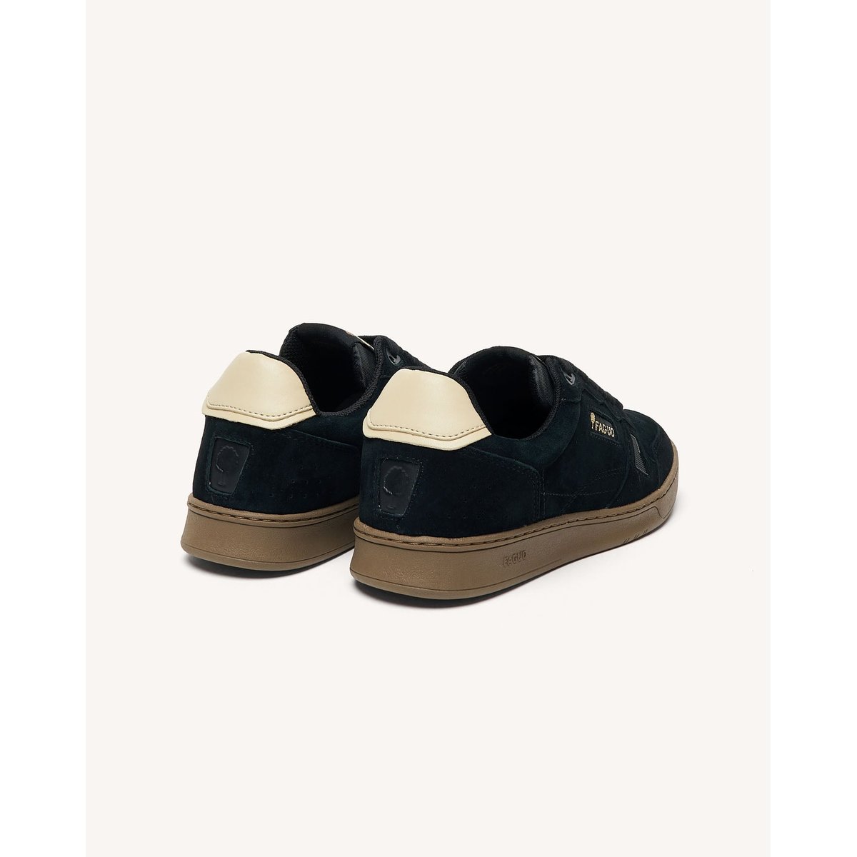 Baskets basses en cuir nubuck noir, FAGUO
