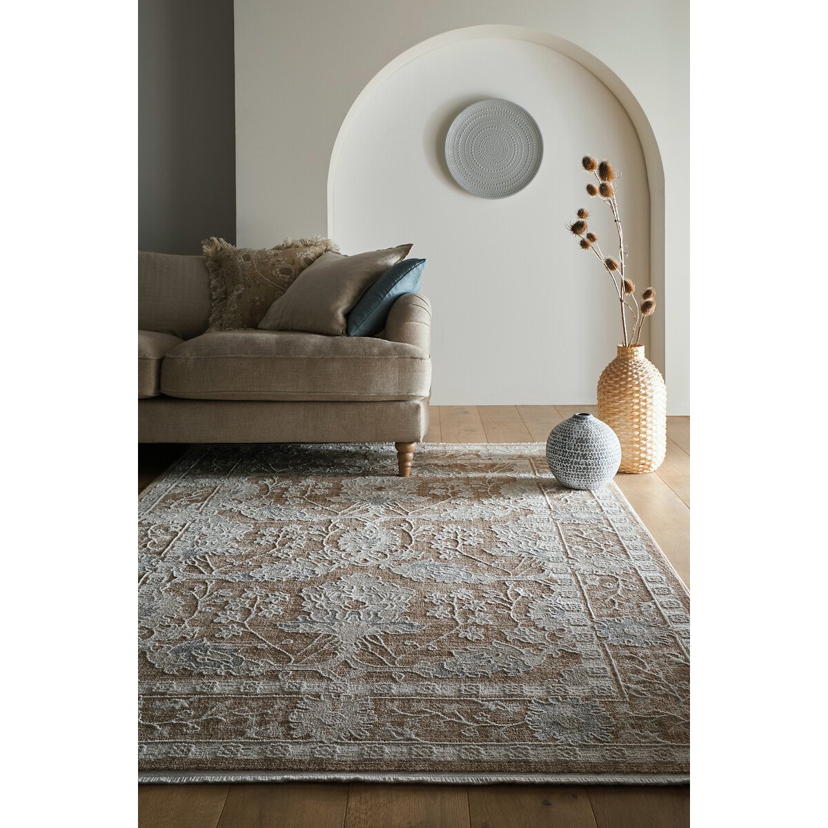 Opulent Seraphina Antique Style Rug beige, ORIGIN