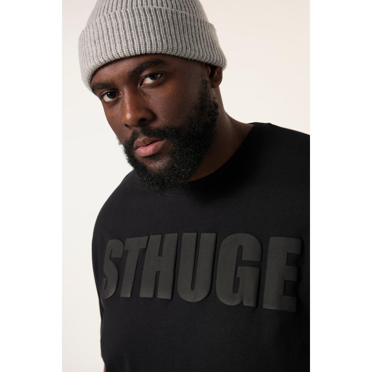 T-shirt noir, STHUGE