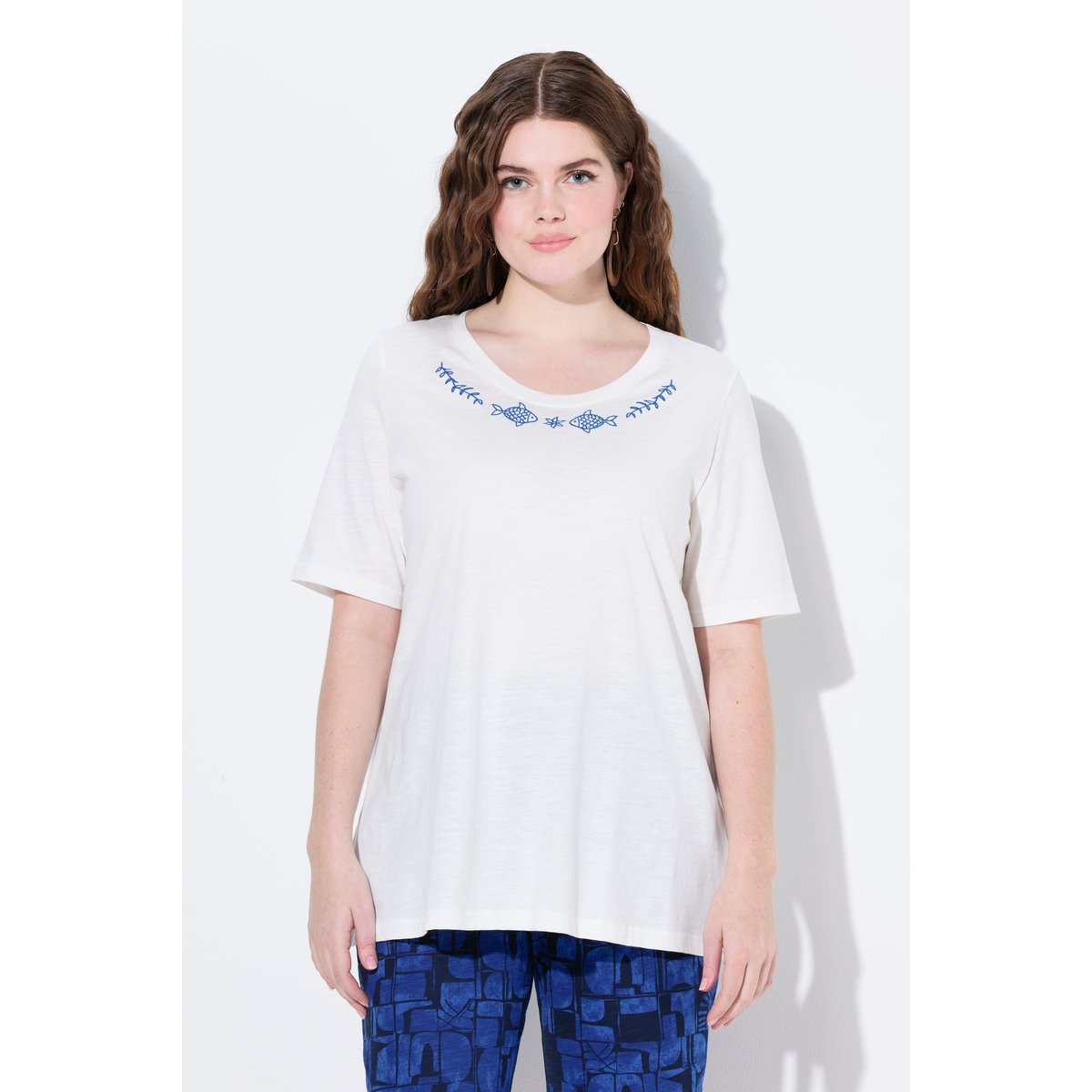 T-shirt, broderie, col rond blanc cassé, ULLA POPKEN