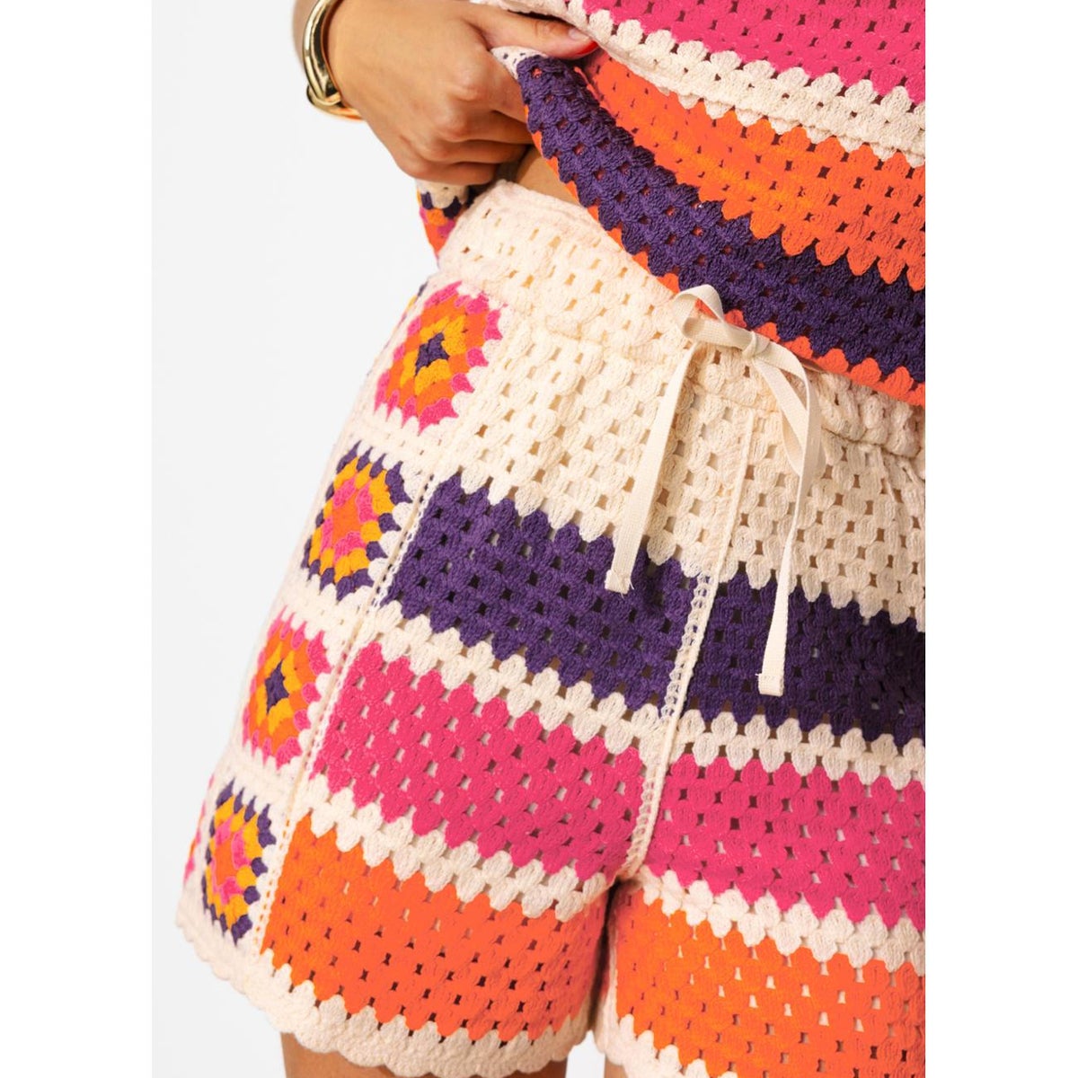 Short en crochet rayures multicolores, PROMOD