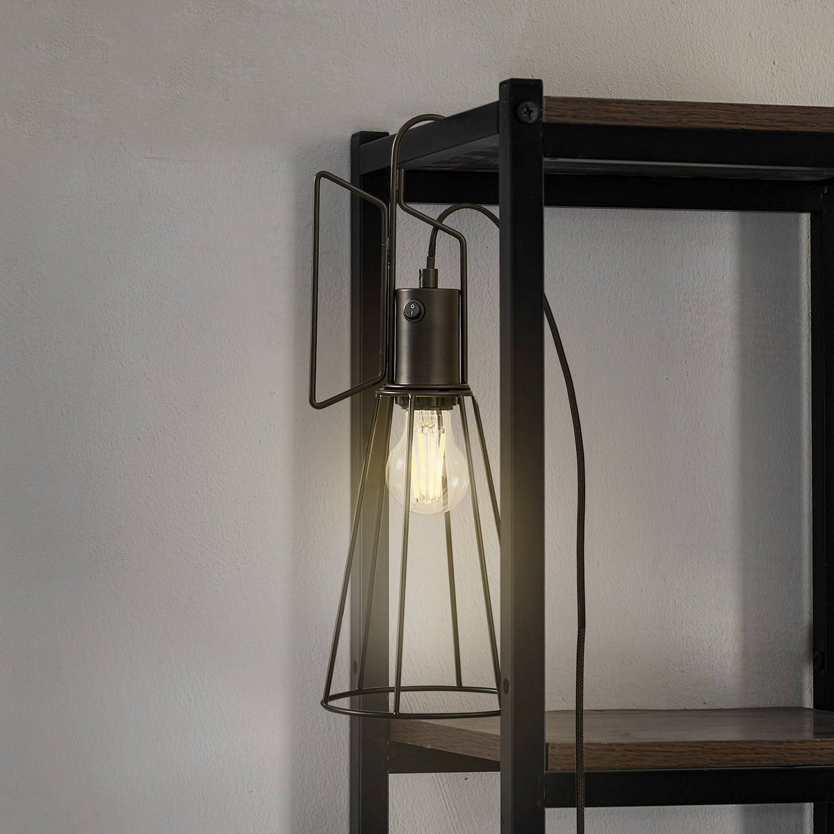 Lampe à poser en métal moderne, Tharion noir, LINDBY