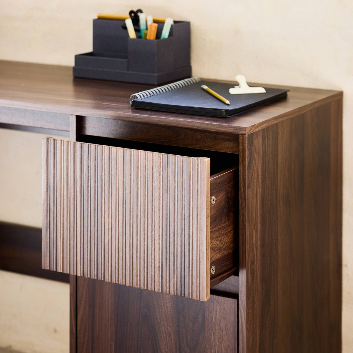 Bureau scandinave décor bois 2 tiroirs LINEAR naturel, SWEEEK