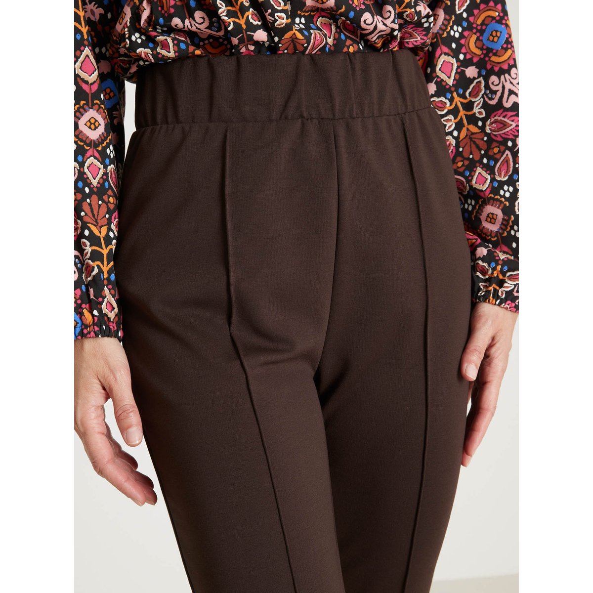 Pantalon droit élastiqué en maille milan chocolat, DAXON