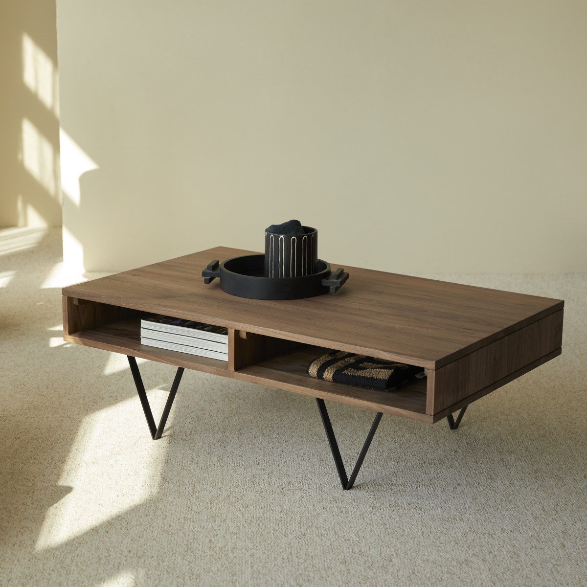 Table basse en Noyer massif, METRIC marron foncé, TIKAMOON