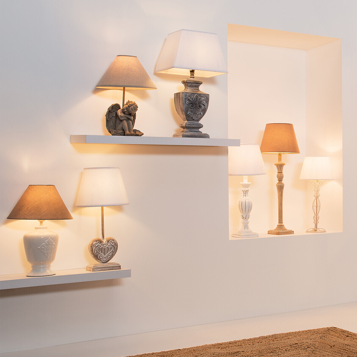 Lampe à poser en bois abat-jour en lin PRATI taupe, ATMOSPHERA