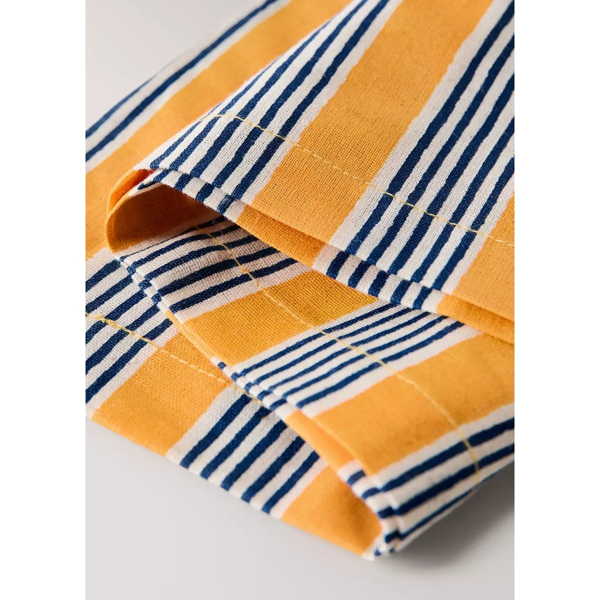 Serviettes en coton et lin à rayures et fleurs jaune, MANGO HOME