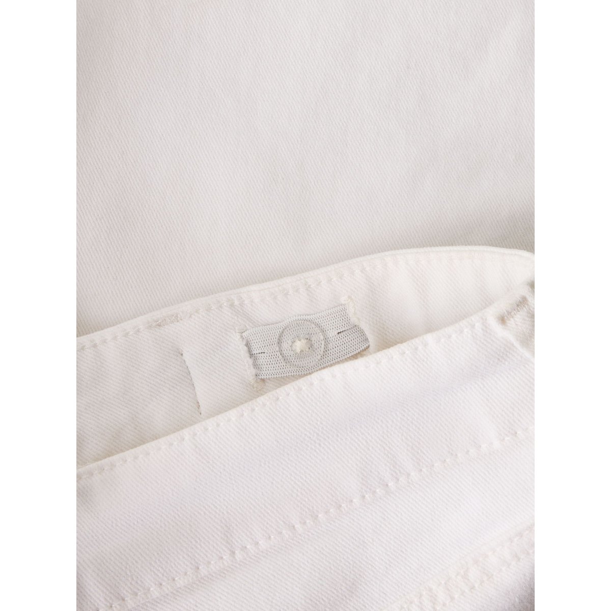Short bright white, NAME IT