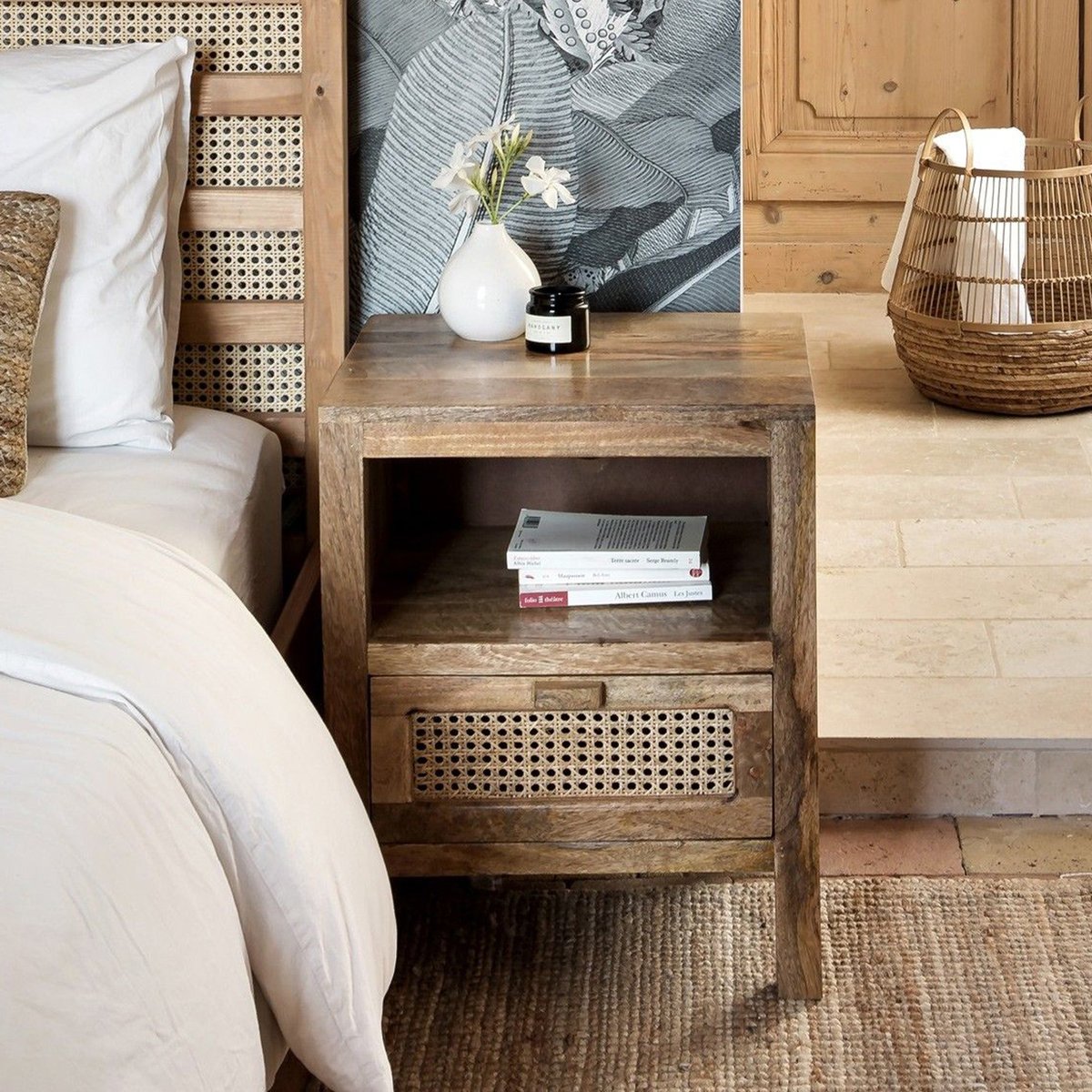 Table de chevet en bois de manguier et cannage, 1 tiroir et 1 niche - TIKI bois clair, MAISON PAVANE