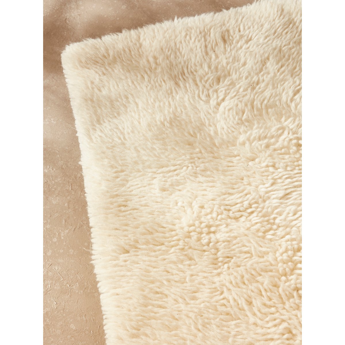Petit tapis poils longs pure laine beige clair uni, CYRILLUS