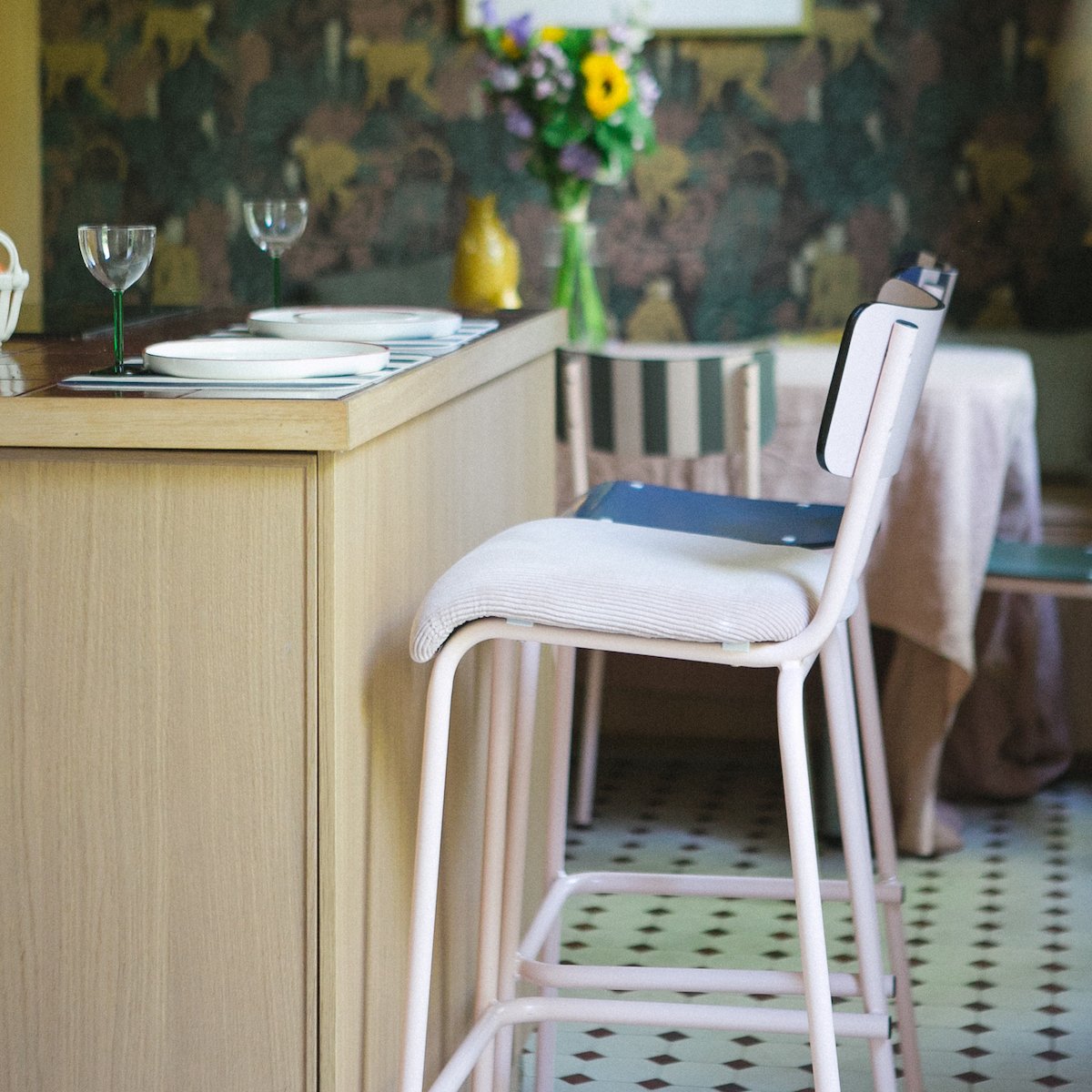 Chaise haute de salle à manger à rayures style vintage SUZIE bleu, LES GAMBETTES