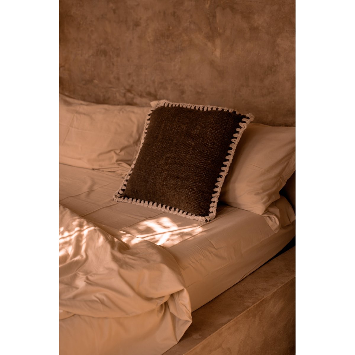 Housse de coussin en coton ESPRESSO brun écru, BAZAR BIZAR