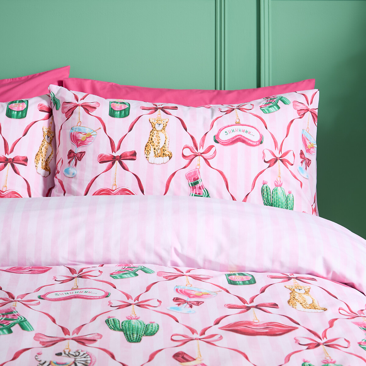 Christmas Kitsch Reversible Duvet Cover and Pillowcase Set pink, CATHERINE LANSFIELD