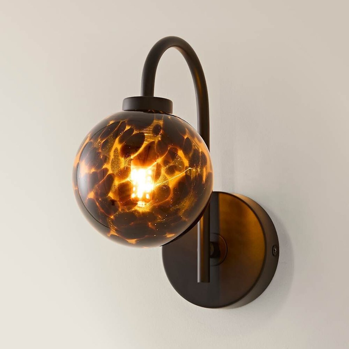 Ciara Tortoise Shell Glass Globe Wall Light black, ÉDITÉ