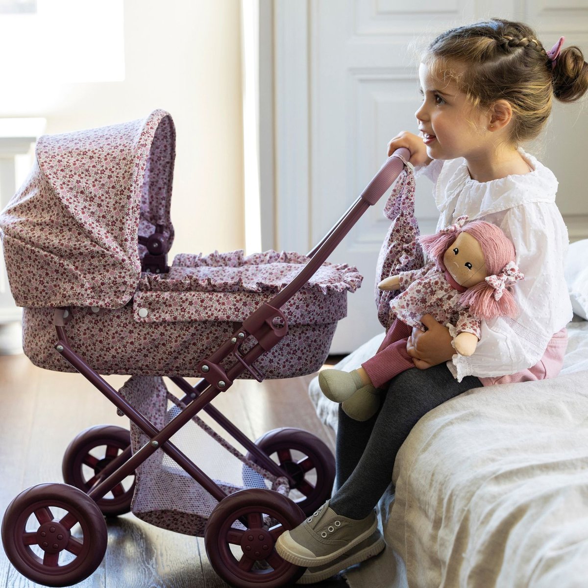 Landau pour poupée mauve, PASITO A PASITO