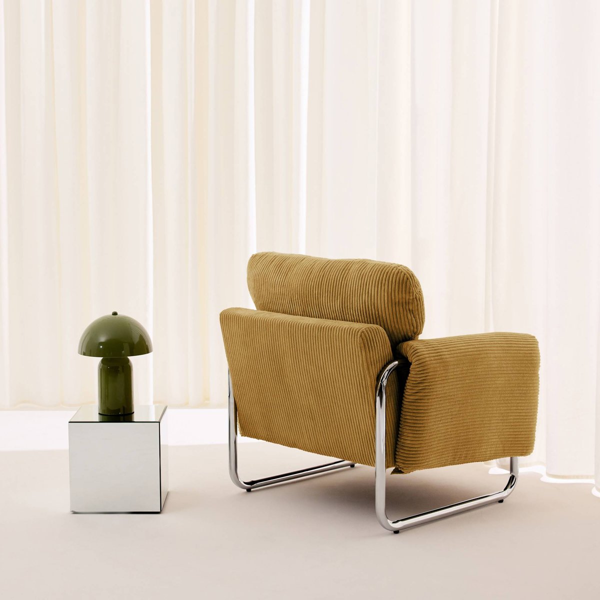 Fauteuil vintage velours côtelé armature chromée VINTAGE moutarde, SWEEEK