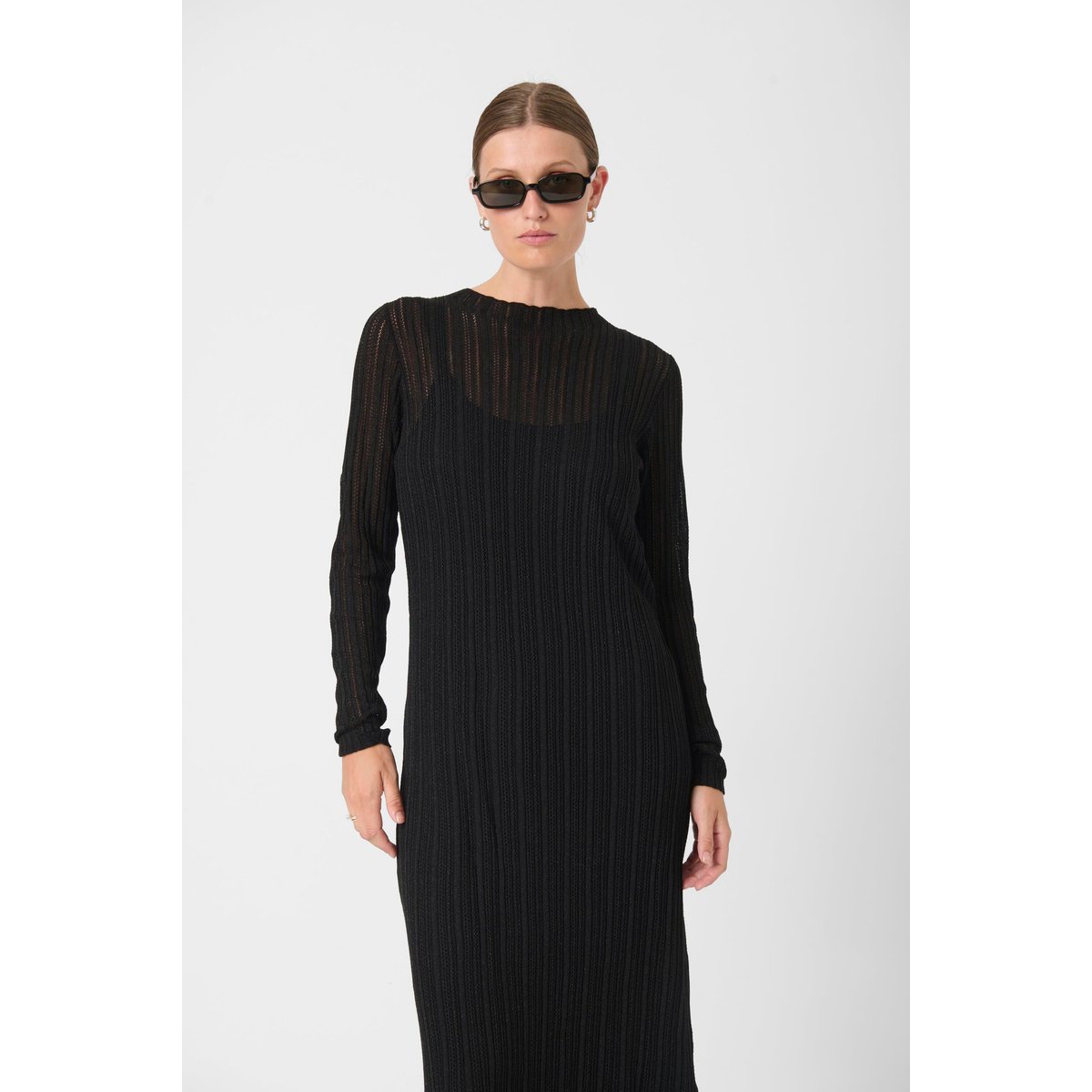 Robe noir, SOAKED IN LUXURY