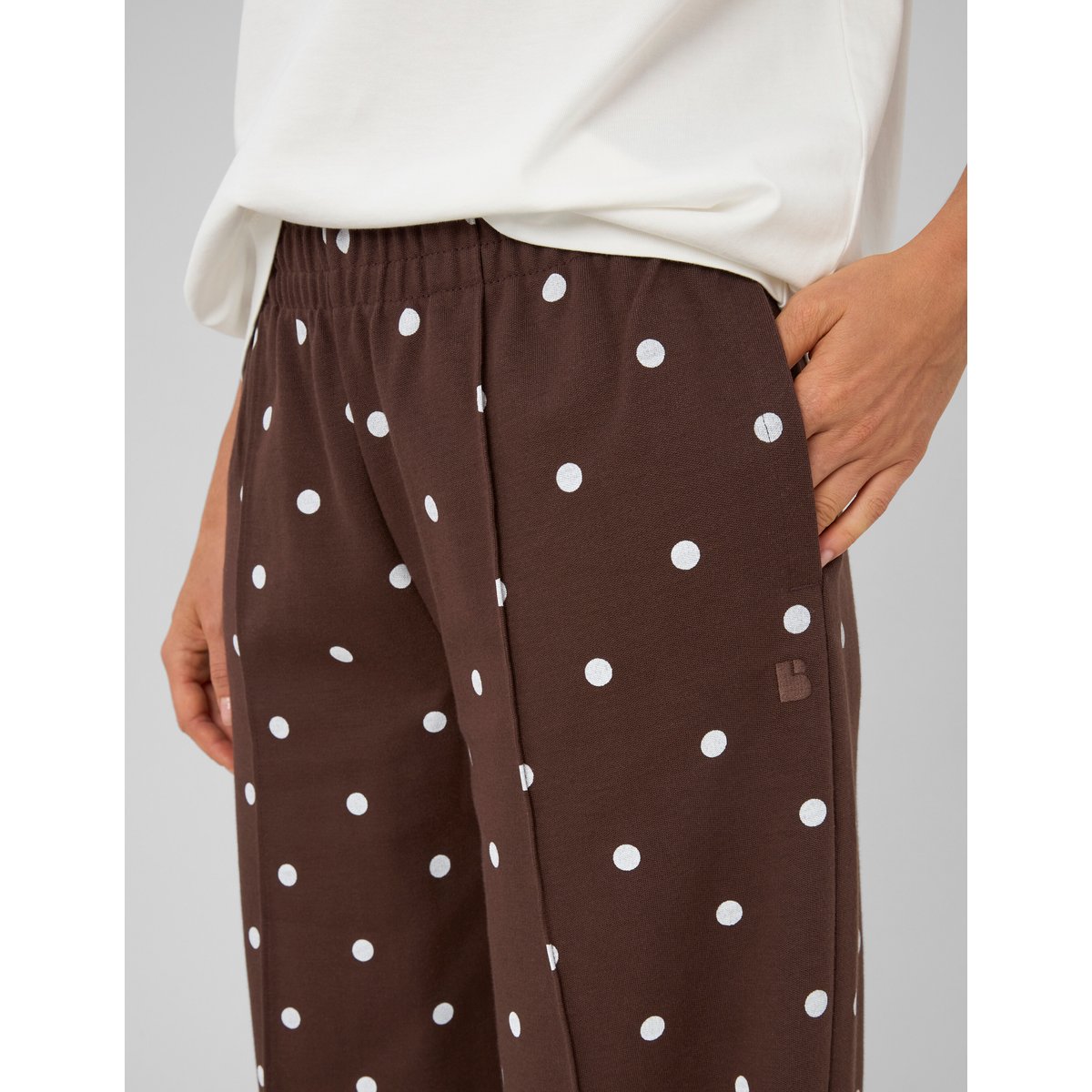 Pantalon jogging à pois marron foncée, BZB