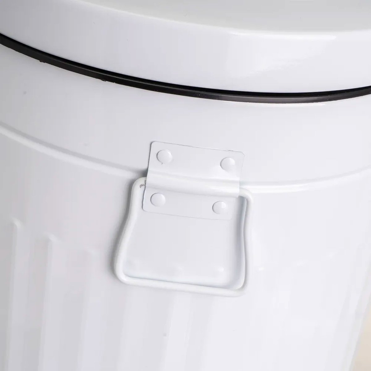 Poubelle de cuisine rétro en métal blanc 20L blanc, WADIGA