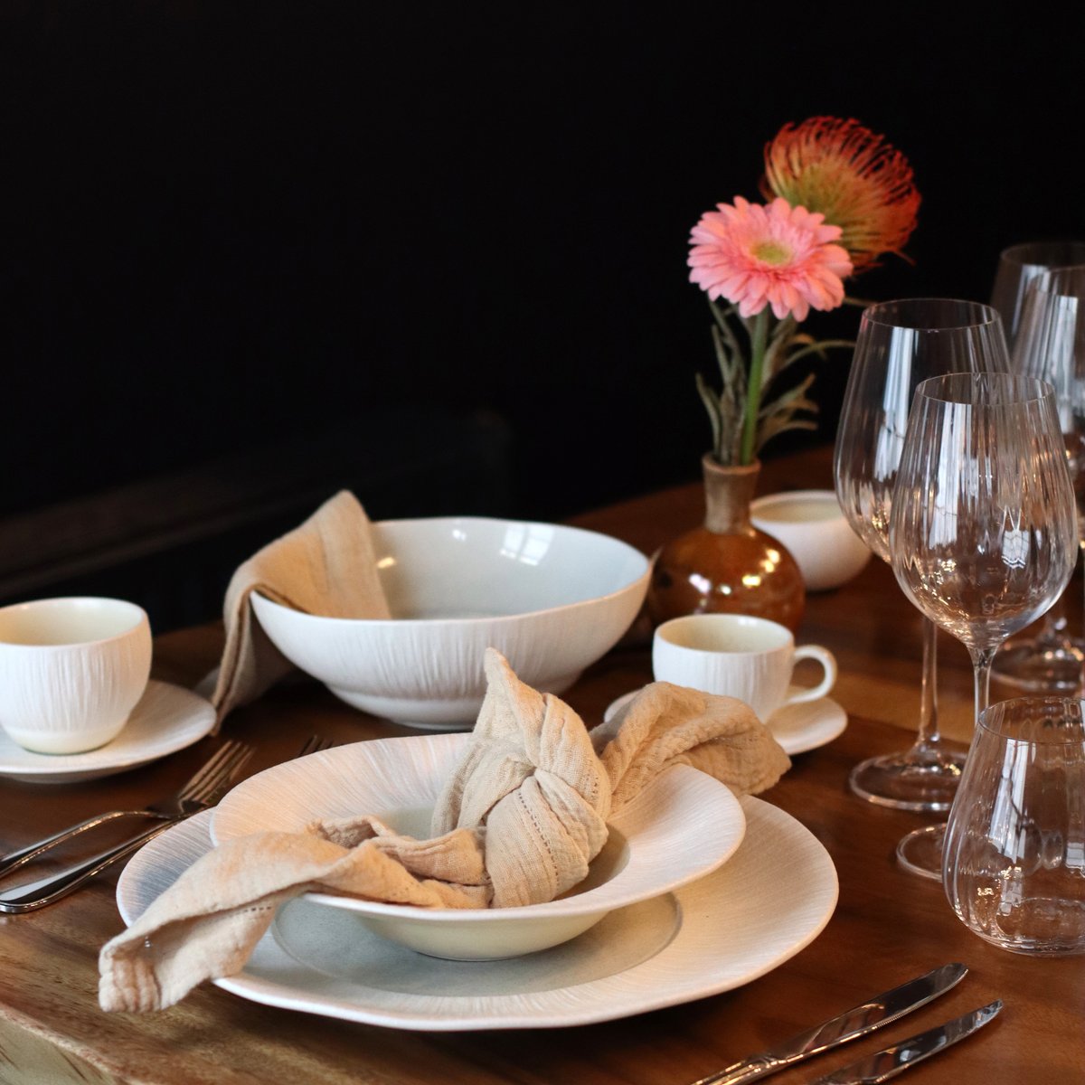 Lot de 4 assiettes gourmet en porcelaine 23cm, URUS beige-blanc, OGO LIVING