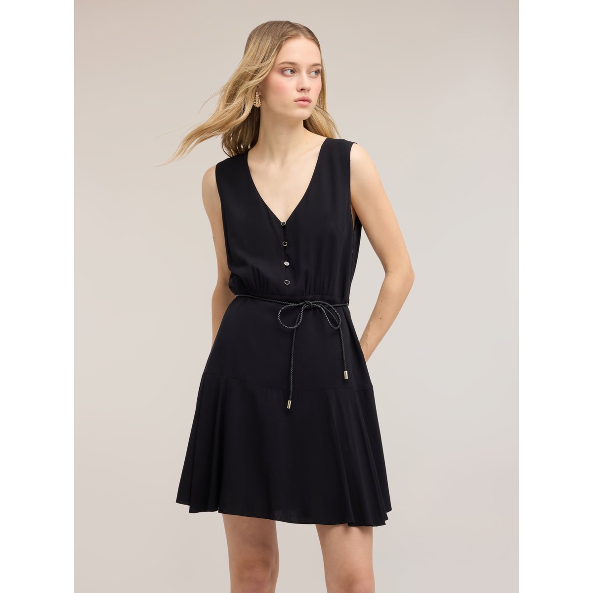 Robe évasée avec ceinture tressée noir, MOTIVI