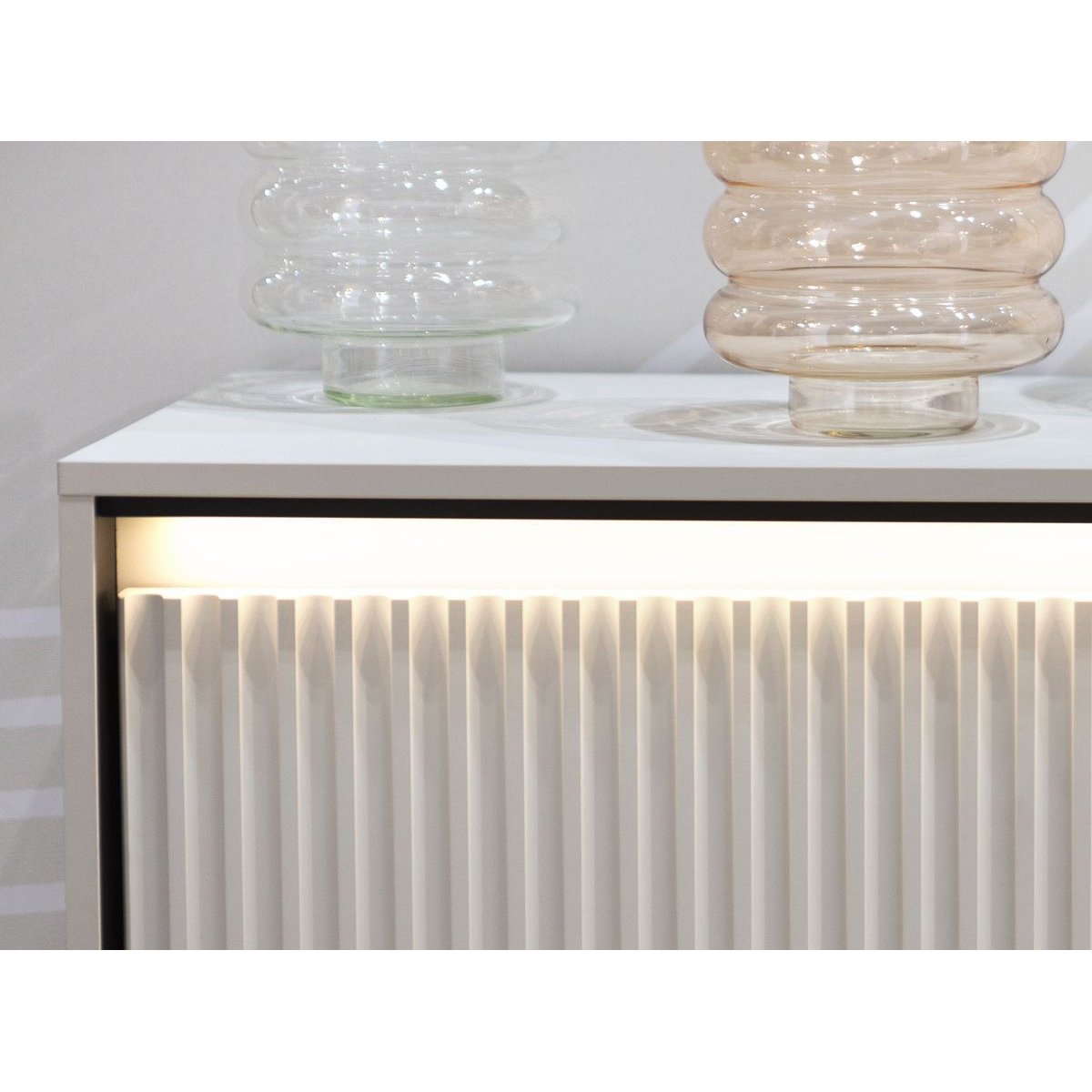 Buffet bas en panneaux de particules 4 portes 193 cm, LENARA blanc, BOBOCHIC
