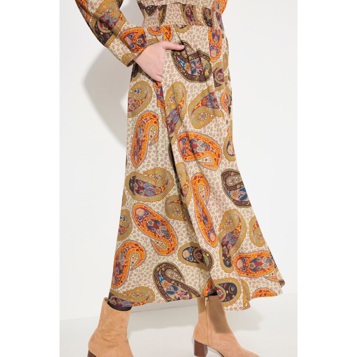 Robe maxi décolleté en V et manches longues or mat, ULLA POPKEN